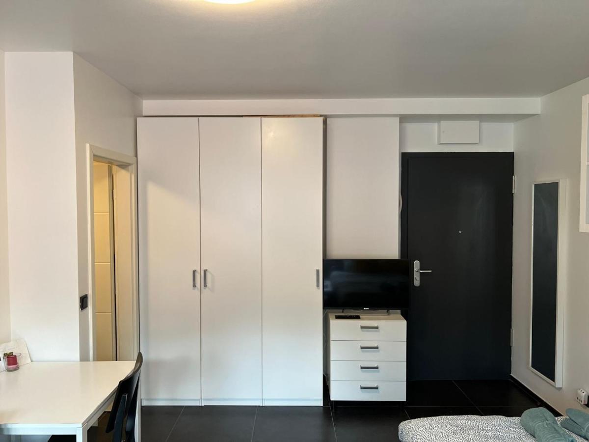 Modern Studio Lux-City Luxembourg Exterior photo